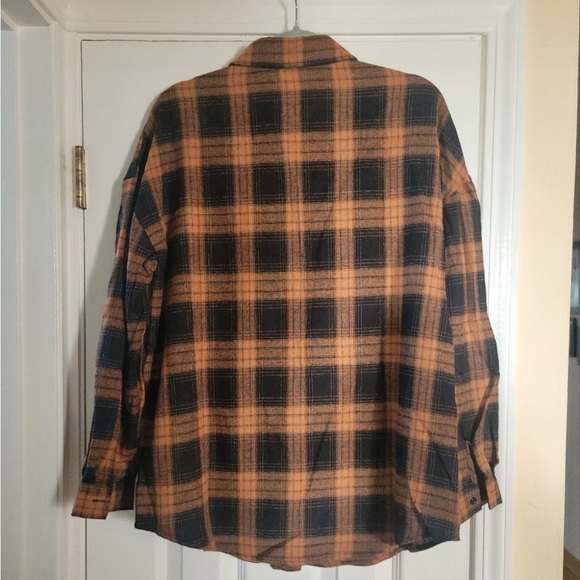 Plaid flannel - Picture 8 of 8